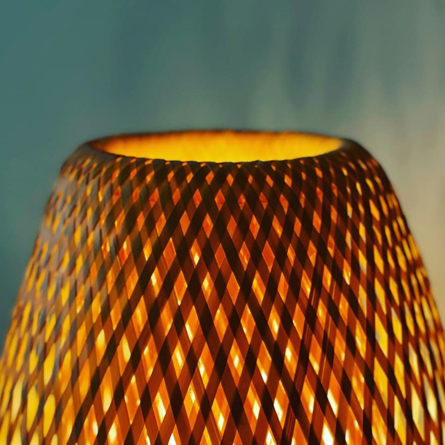 Rotan tafellamp met linnen kap